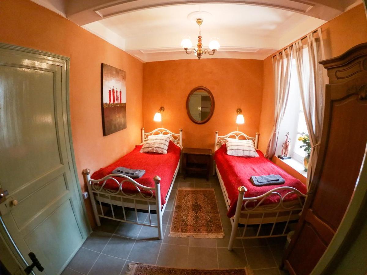 Hotel Chez Les Amis Saint-Nazaire-de-Ladarez Zewnętrze zdjęcie
